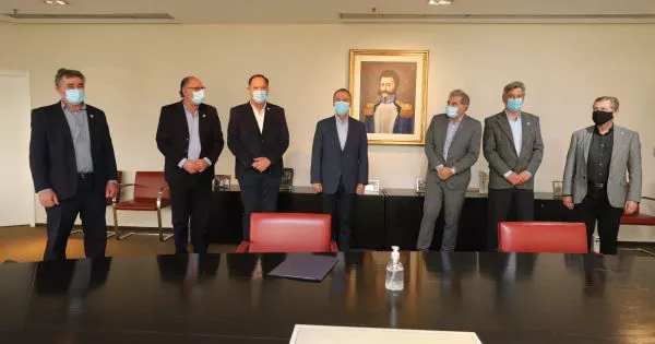 614b89b1824e0_600_315!