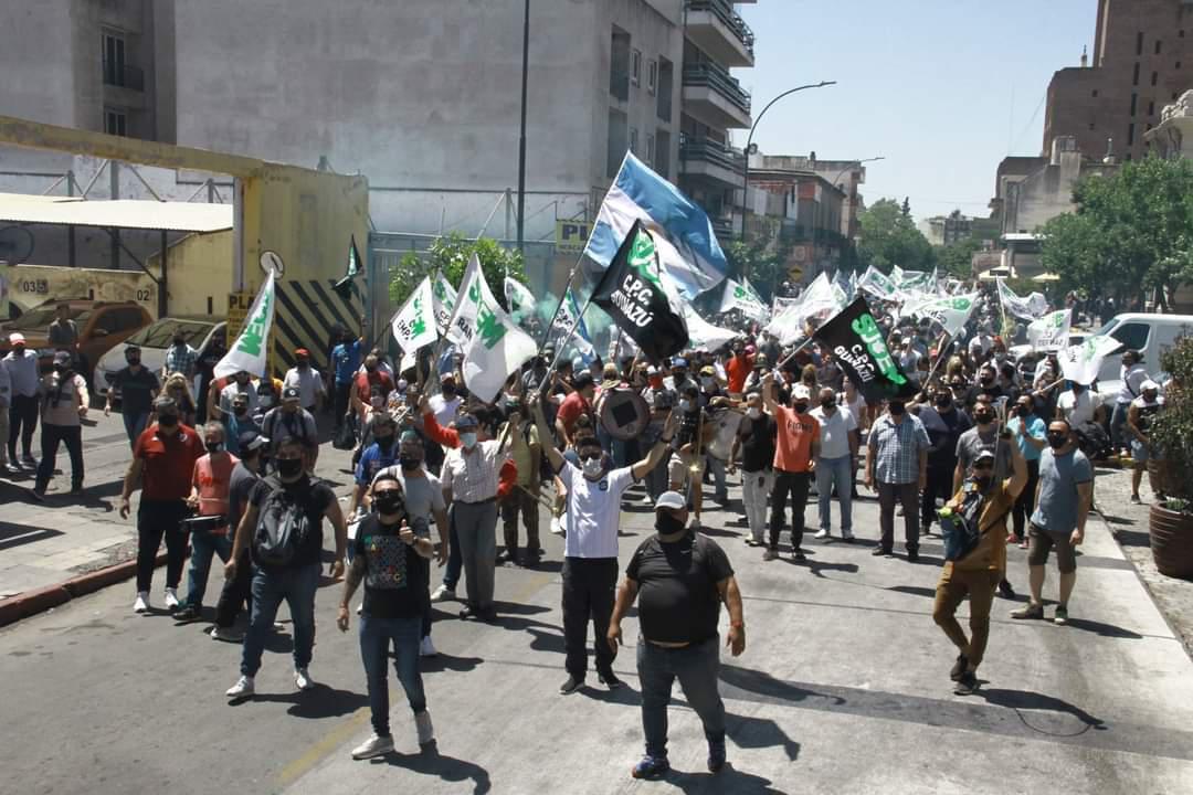 multimedia.normal.a01dcc67540f3a50.53756f656d206d6172636861206279207072656e73612073756f656d5f6e6f726d616c2e6a7067