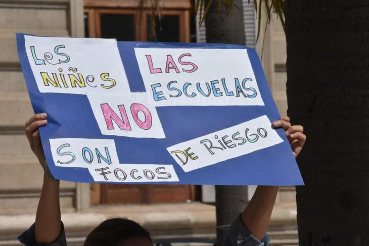 20210415124342_15_04_21_marcha_padres_organizados_escuelas_claes_presenciales_4