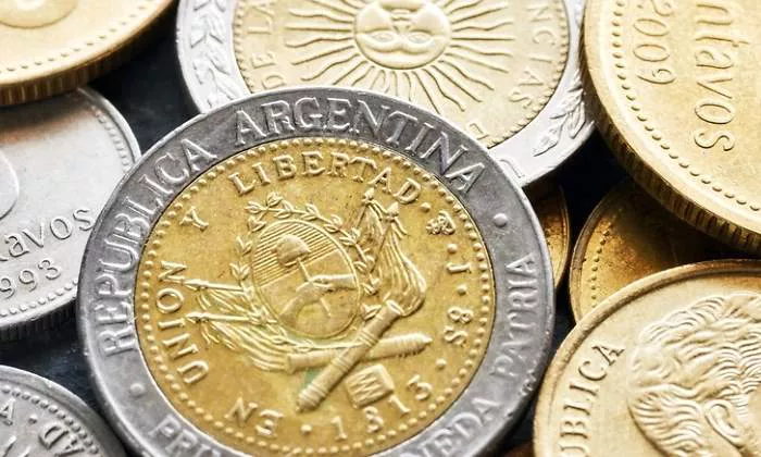 700x420_Peso-argentino-Dreamstime